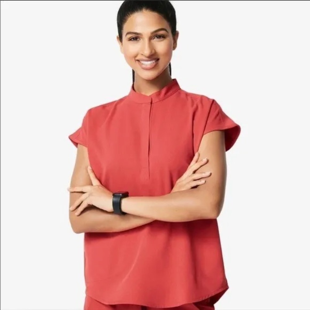 FIGS clay scrub set, pants and top. Barely worn.